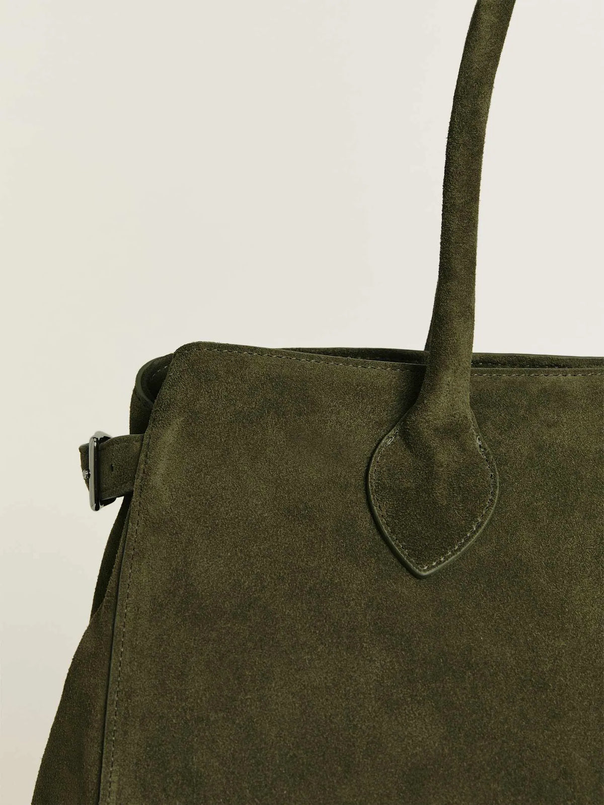 Leccio Suede