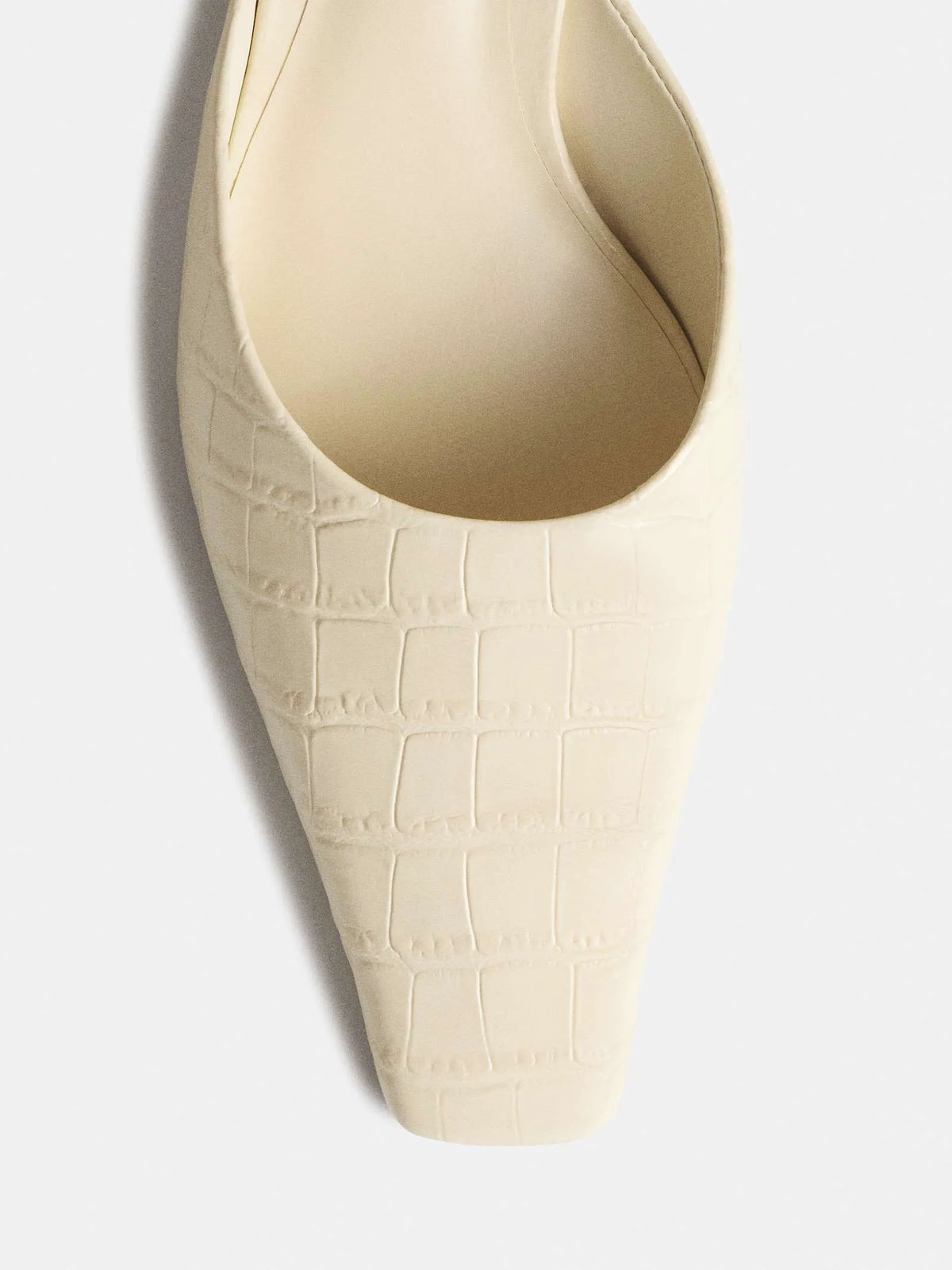Almond Croc