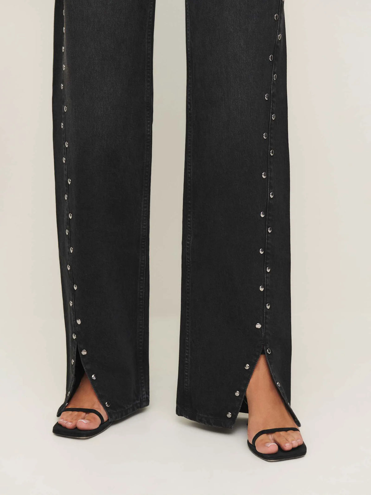 Vana Vented Studded