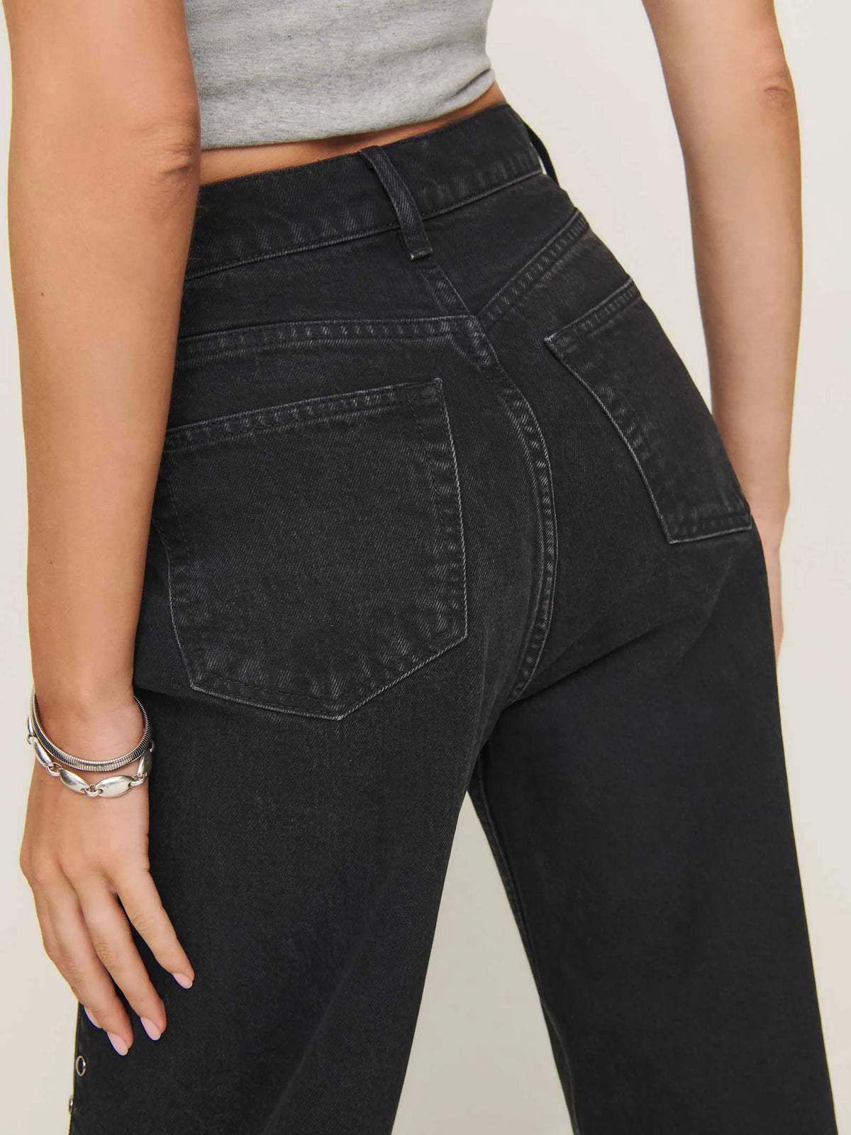 Vana Vented Studded