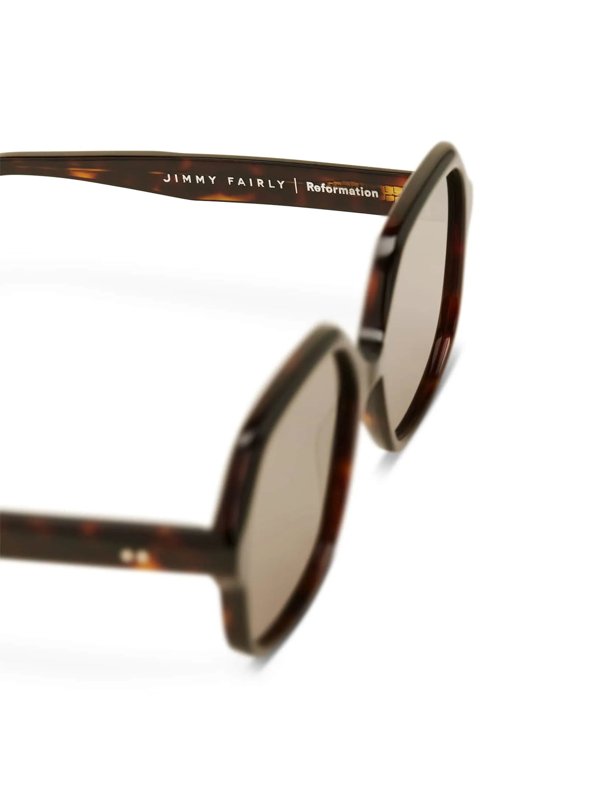 Tortoise/brown