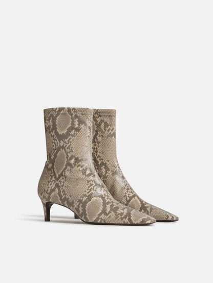 Cream Snake