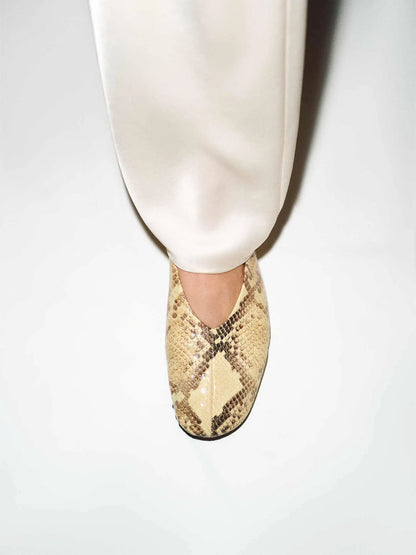 Pale Yellow Snake