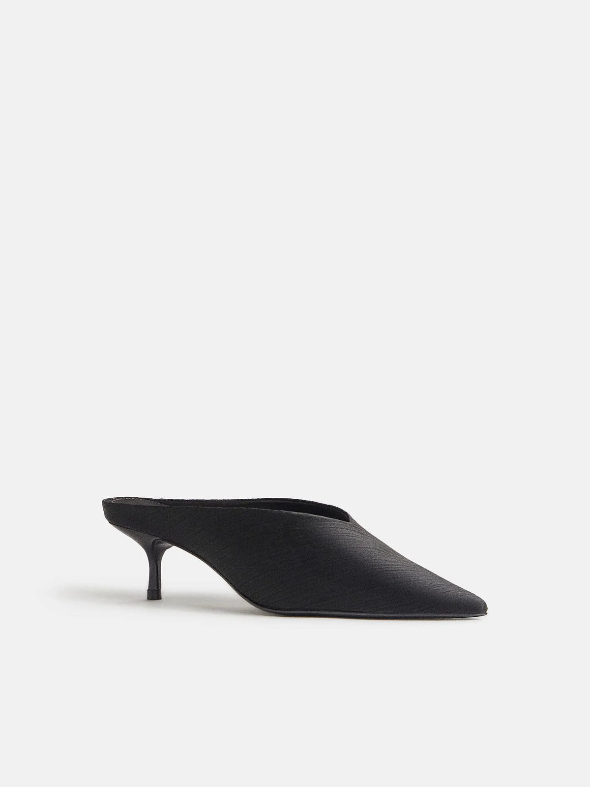 Plisse Black Satin