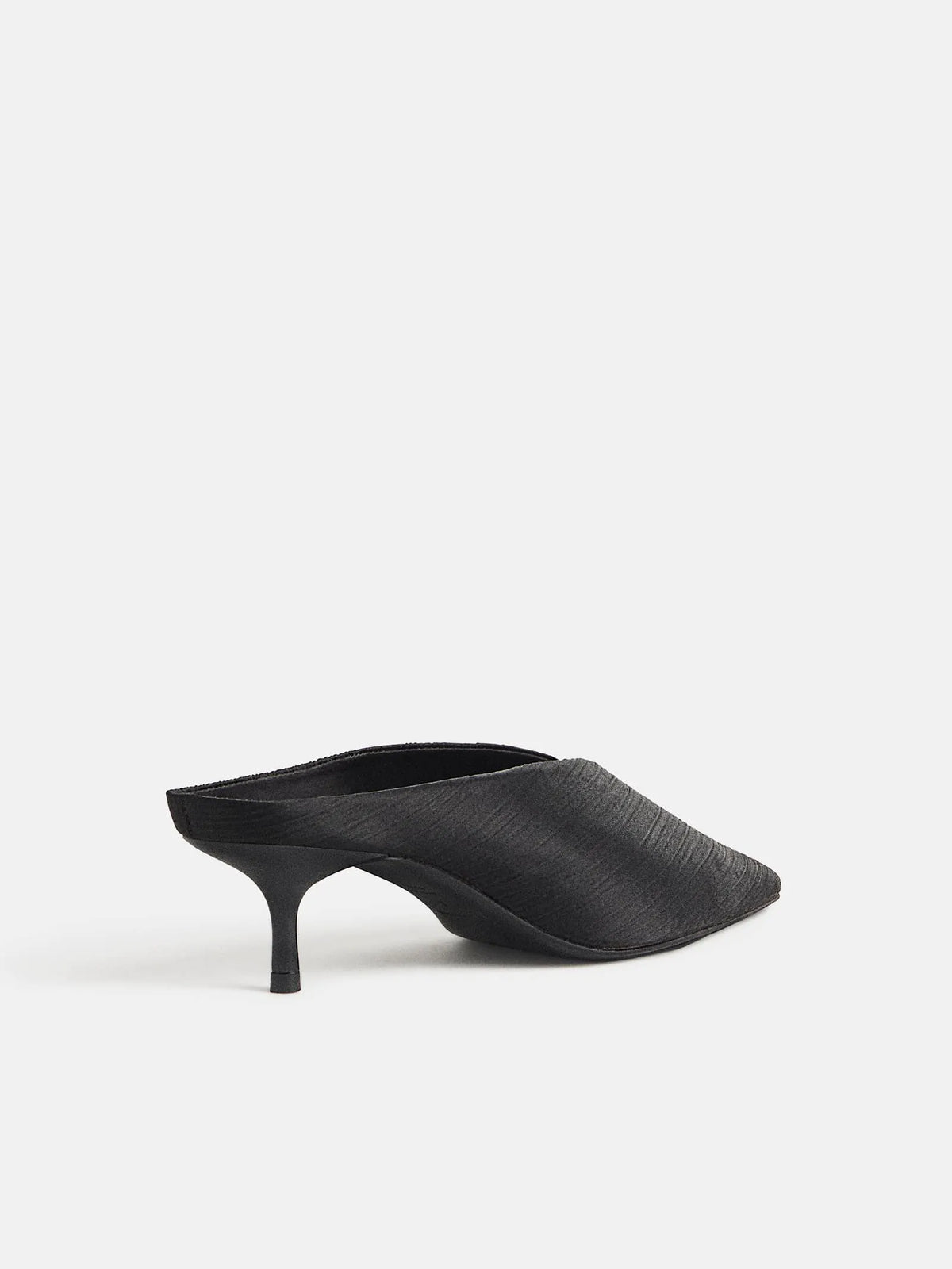 Plisse Black Satin