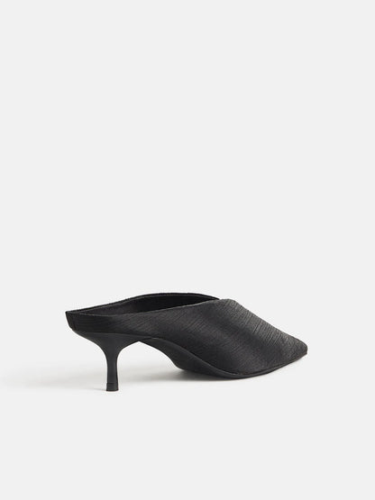 Plisse Black Satin